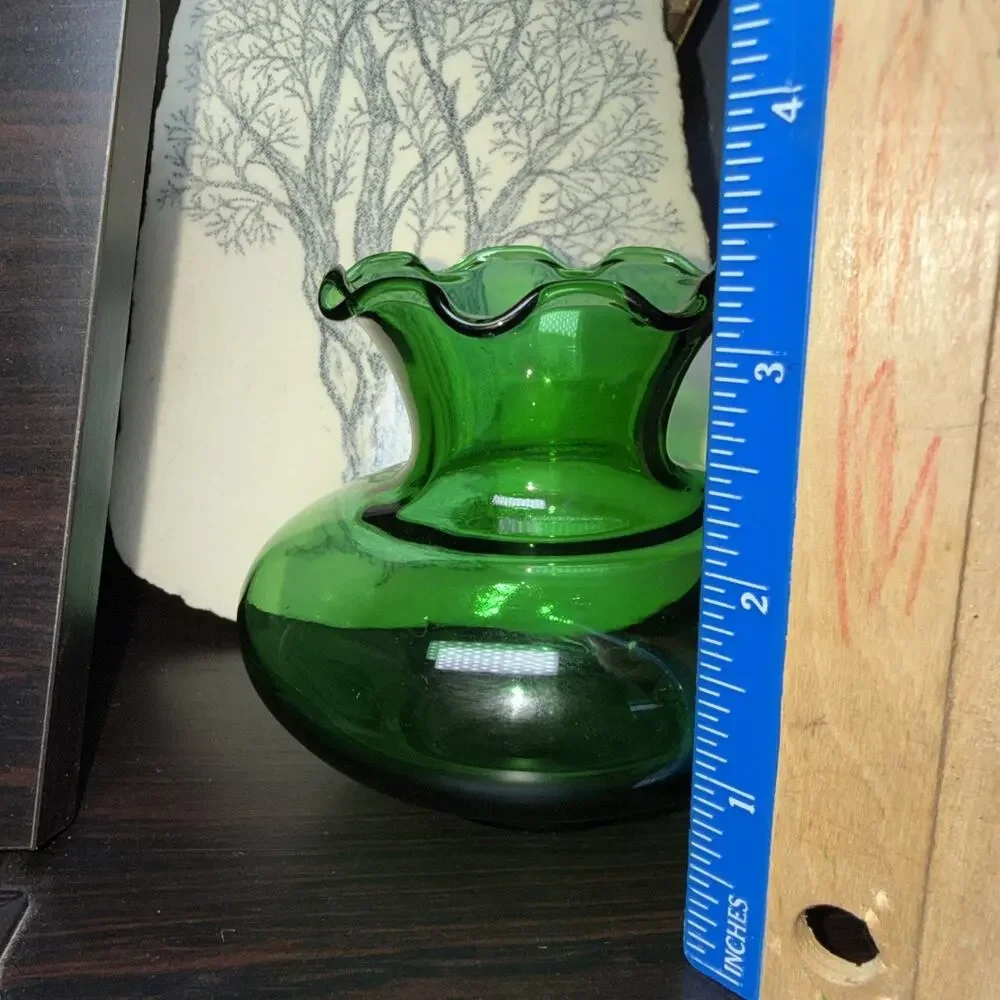 Vtg Emerald Green Glass Mini Vase 3.25” Crimped Rim Rose Bowl MCM Accent Piece